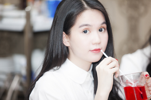 Những hình ảnh của Ngọc Trinh chứng minh một điều: Không phải 'hở' mới đẹp