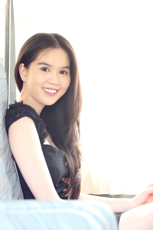 Những hình ảnh của Ngọc Trinh chứng minh một điều: Không phải 'hở' mới đẹp
