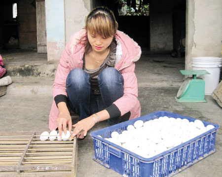 Ngỡ ngàng hình ảnh 'gái quê' Lê Thị Phương trước khi bỏ chồng cũ lấy chồng mới