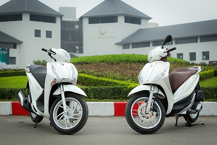Xe Honda SH v&agrave; Piaggio Medley ABS. Ảnh: Zing News