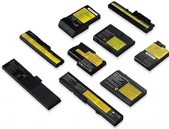 cẩn trọng khi  kiểm tra pin m&aacute;y