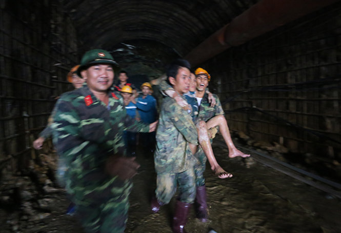 sập hầm đa d&acirc;ng