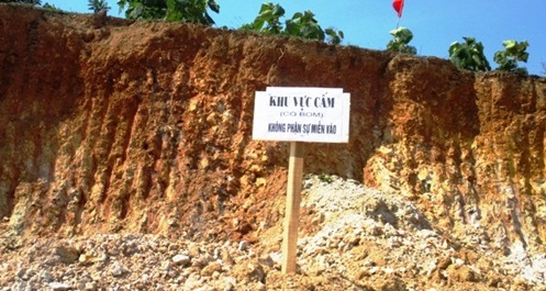 Khu vực ph&aacute;t hiện quả bom ở nh&agrave; một người d&acirc;n ở Thanh H&oacute;a