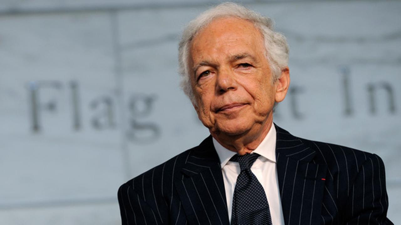 Ralph Lauren tốt nghiệp một trường trung học ở Bronx, New York, Mỹ. Sau đó ông đã rời trường đại học để gia nhập quân đội. Quãng thời gian làm việc tại Brooks Brothers là khi ông đặt ra câu hỏi liệu đàn ông có hứng thú với những chiếc cà vạt lớn hơn và sáng màu hơn không. Năm 1968, ông cho ra mắt nhãn hiệu Polo và nhờ đó kiếm được 8,2 tỷ USD.