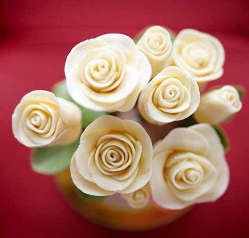 Những thỏi socola sẽ l&agrave; m&oacute;n ăn ngọt ng&agrave;o trong ng&agrave;y Valentine trắng