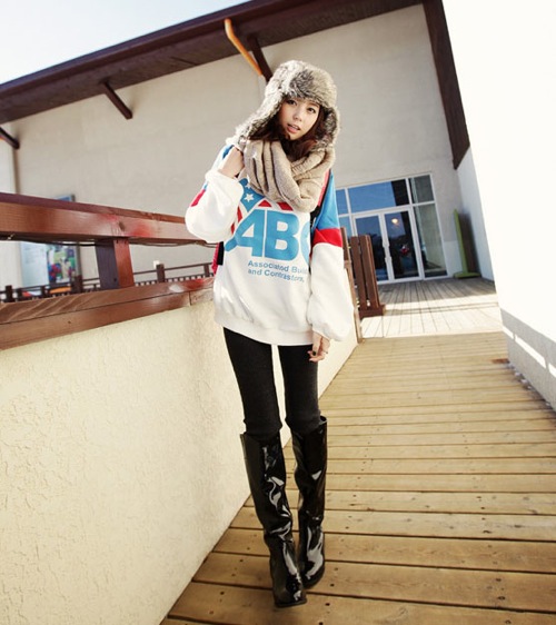 &Aacute;o pull oversized c&ugrave;ng legging l&agrave; c&ocirc;ng thức mix quần &aacute;o m&ugrave;a đ&ocirc;ng dễ nhất cho bạn nữ