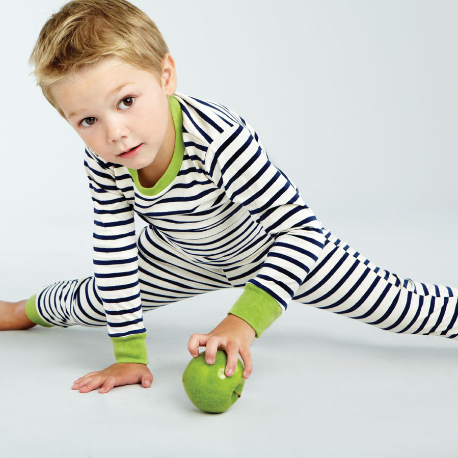 Bộ đồ ngủ Navy Cream Stripe dễ ch&aacute;y g&acirc;y hại cho trẻ em