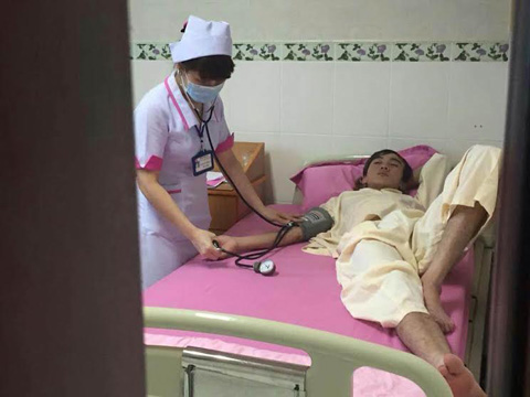 H&igrave;nh ảnh tr&ecirc;n b&agrave;n phẫu thuật thẩm mỹ của Trọng Nghĩa - t&acirc;m điểm scandal giữa Đ&agrave;m Vĩnh Hưng v&agrave; Quang L&ecirc;