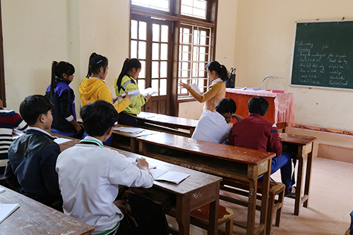 B&aacute;o động t&igrave;nh trạng học sinh miền n&uacute;i bỏ học