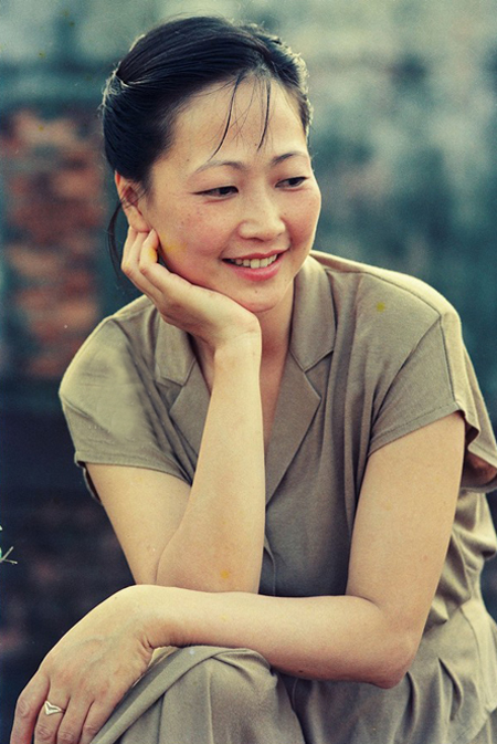 NSND Như Quỳnh nổi tiếng với Đến hẹn lại lên, Hà Nội mùa chim làm tổ... Chị mang nét đẹp nền nã, nhẹ nhàng của phụ nữ xưa. Không chỉ gắn bó với các bộ phim trong nước, NSND Như Quỳnh còn được các đạo diễn nước ngoài yêu thích.