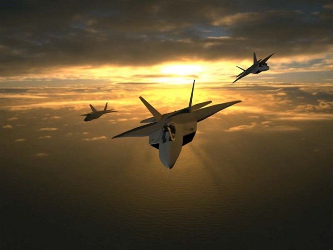 F-22 Raptor được xem là kỳ quan quốc phòng của Mỹ với những công nghệ chiến đấu vượt trội so với các loại phản lực chiến đấu khác. Vì vậy, Washington cấm xuất khẩu F-22 và công nghệ chế tạo loại máy bay này ra nước ngoài, bao gồm cả các đồng minh thân thiết nhất. Nó chỉ hoạt động trong biên chế Không quân Mỹ.