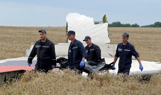 Tin tức máy bay MH17 bị bắn rơi: Chuyên gia Nga tới hiện trường Tin tức máy bay MH17 bị bắn rơi, vụ máy bay rơi, máy bay mh17, chuyên gia nga, hiện trường máy bay rơi
