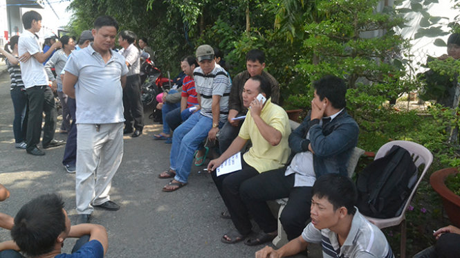 c&ocirc;ng nh&acirc;n đ&ograve;i nợ, nhựa trường thịnh, đ&ograve;i tiền lương