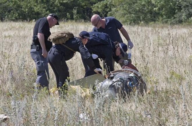 t&igrave;nh h&igrave;nh mới nhất m&aacute;y bay mh17, m&aacute;y bay bị bắn rơi, bắn rơi mh17, m&aacute;y bay mh17, xung đột Ukraine, 298 người chết