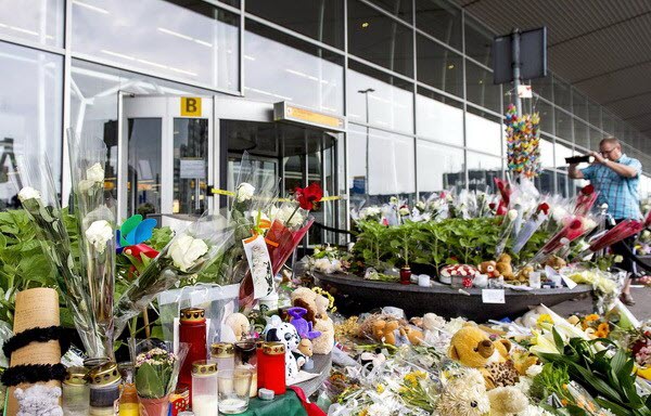 m&aacute;y bay bị bắn rơi, bắn rơi mh17, nạn nh&acirc;n mh17, xung đột Ukraine, 298 người chết