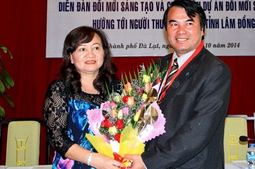 Ph&oacute; Chủ tịch UBND tỉnh L&acirc;m Đồng nhận Bằng kỷ lục Việt Nam về lĩnh vực khoa học