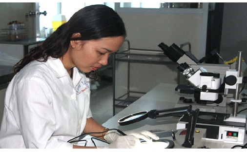 Mở cửa c&aacute;c ph&ograve;ng thử nghiệm, kiểm định đ&oacute;n kh&aacute;ch tham quan
