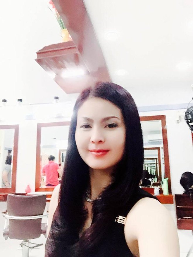 Theo Trí thức trẻ, hiện tại, cô là một ca sỹ khá đắt show trong cộng đồng người Việt tại nước ngoài. Trên trang cá nhân của mình, Yến Vy thường xuyên cập nhật những hình ảnh vui vẻ và công việc của mình cho các fan hâm mộ.
