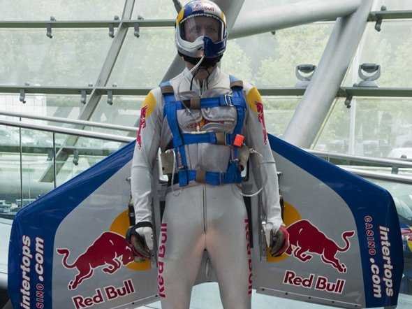 Red Bull đồng &yacute; bồi thường 10 đ&ocirc; cho mỗi kh&aacute;ch h&agrave;ng ph&agrave;n n&agrave;n về sản phẩm