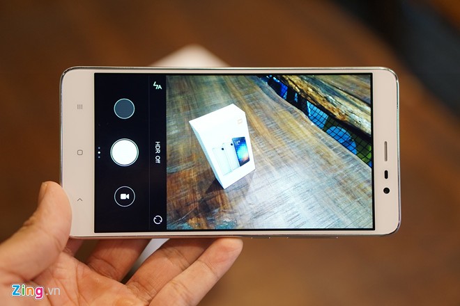 Mở hộp Xiaomi Note 3 vỏ kim loại, qu&eacute;t v&acirc;n tay gi&aacute; 4 triệu