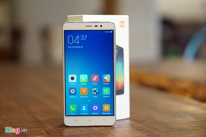 Mở hộp Xiaomi Note 3 vỏ kim loại, qu&eacute;t v&acirc;n tay gi&aacute; 4 triệu