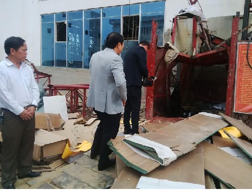 Hiện trường vụ sập thang m&aacute;y