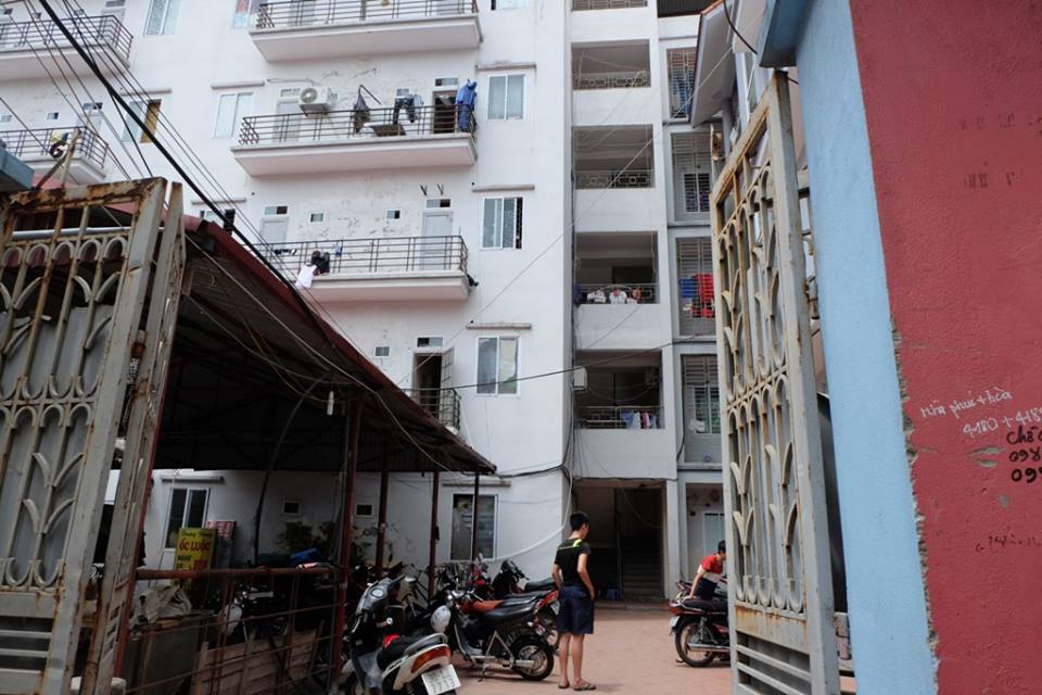 Người phụ nữ tho&aacute;t chết nhờ m&aacute;i nh&agrave;