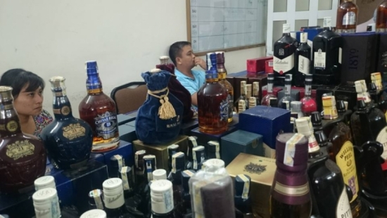 To&agrave;n bộ số rượu lực lượng chức năng ph&aacute;t hiện l&agrave; rượu giả