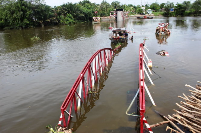 C&acirc;y cầu bị sập được đưa v&agrave;o sử dụng từ năm 2008 với kinh ph&iacute; hơn 2 tỉ đồng