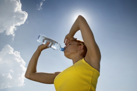 Kh&ocirc;ng sử dụng gừng cho những người bị say nắng v&agrave; một số bệnh kh&aacute;c