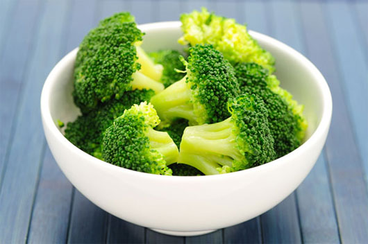 Người bị bệnh gout ăn qu&aacute; nhiều s&uacute;p lơ l&agrave; một trong những sai lầm trong ăn uống h&agrave;ng ng&agrave;y