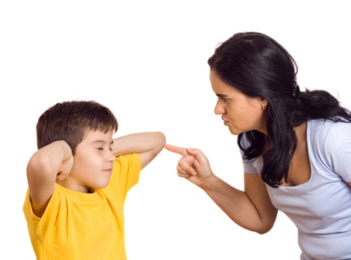 những sai lầm trong c&aacute;ch nu&ocirc;i dạy con