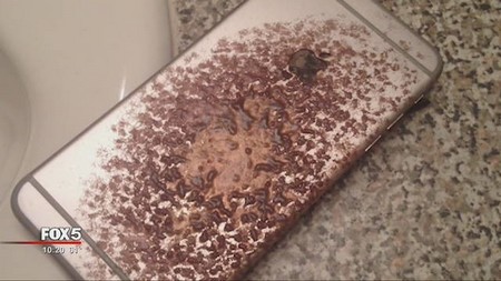 Trước vụ Samsung Galaxy S4 bốc ch&aacute;y cũng c&oacute; vụ iPhone 6 Plus ph&aacute;t nổ v&igrave; sạc điện thoại tr&ecirc;n giường