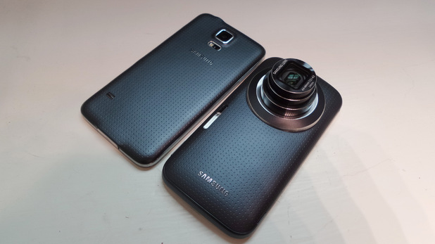 Galaxy K Zoom v&agrave; Galaxy S5 giống nhau trừ ống k&iacute;nh zoom quang học l&agrave; minh chứng cho sự thất bại trong chiến lược kinh doanh của Samsung