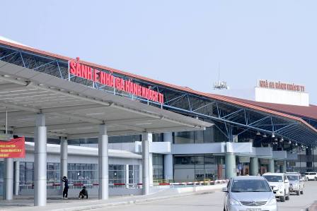 Bộ trưởng Đinh La Thăng: Vietjet Air khai th&aacute;c khu vực sảnh E nh&agrave; ga T1 Nội B&agrave;i