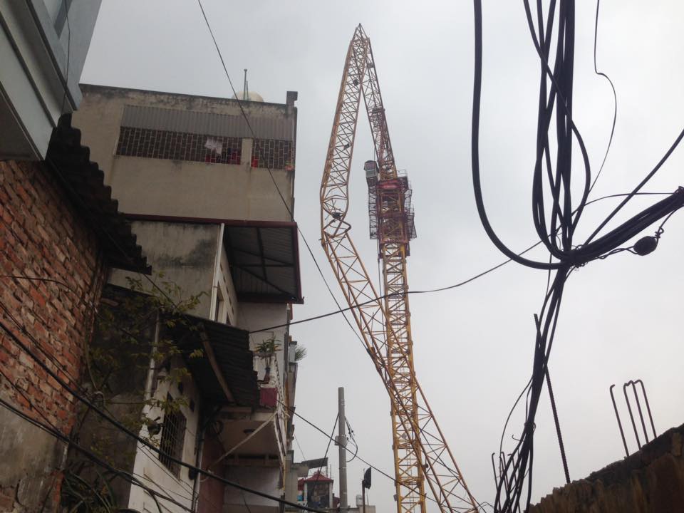 Sập cần cẩu ở Trương Định