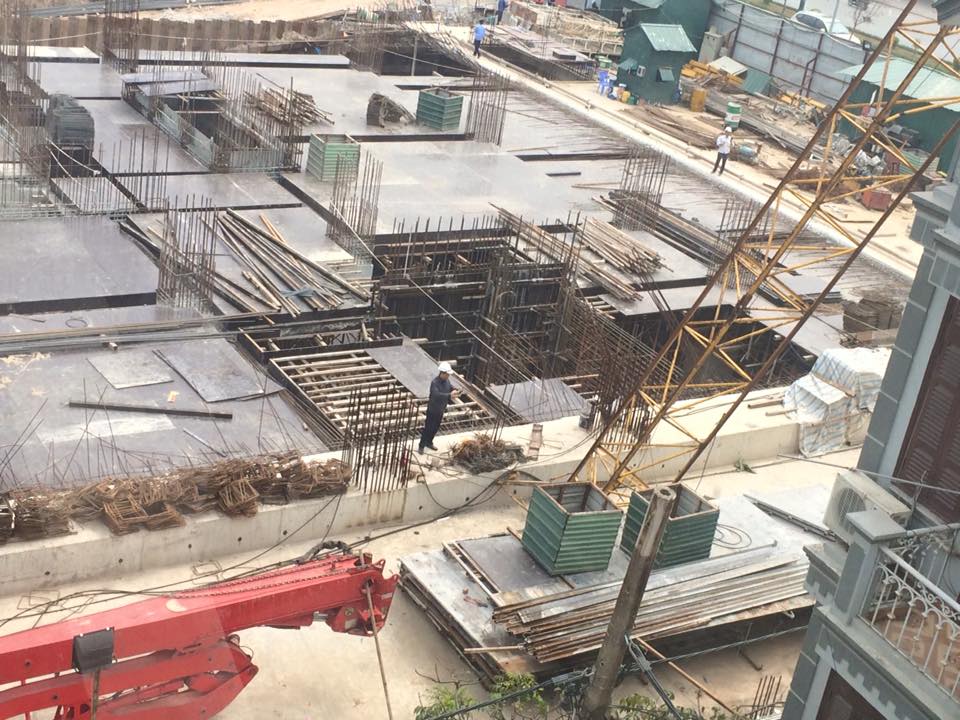 Sập cần cẩu ở Trương Định