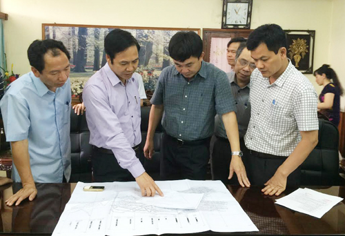 Sập hầm l&ograve; bất ngờ khiến 2 c&ocirc;ng nh&acirc;n bị mắc kẹt, c&ocirc;ng t&aacute;c cứu nạn được tiến h&agrave;nh khẩn trương