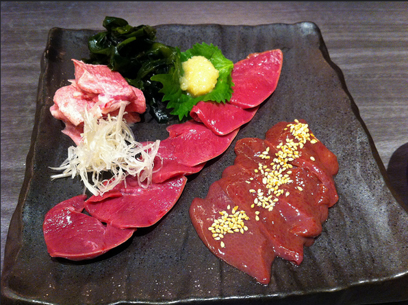 M&oacute;n ăn sashimi rất được ưa chuộng tại Nhật Bản ẩn chứa nguy cơ ngộ độc tiềm t&agrave;ng v&igrave; thịt lợn nhiễm khuẩn
