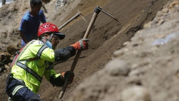 Lực lượng chức năng v&agrave; người d&acirc;n Guatemala vẫn đang nỗ lực t&igrave;m kiếm c&aacute;c nạn nh&acirc;n mất t&iacute;ch trong vụ sạt lở đất