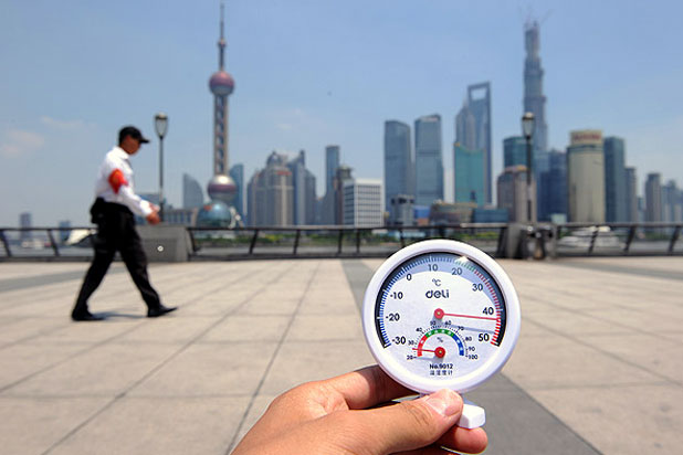 Khi cơ thể vượt qu&aacute; 40 độ C, cơn say nắng trở n&ecirc;n cực kỳ nguy hiểm