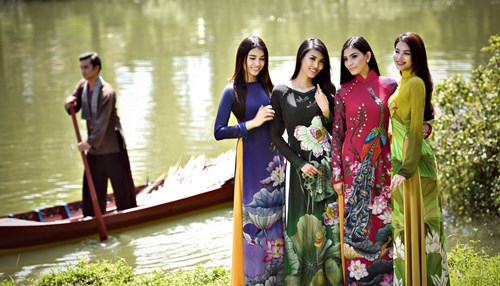 NTK Sĩ Ho&agrave;ng đ&atilde; d&agrave;y c&ocirc;ng trau chuốt cho BST 