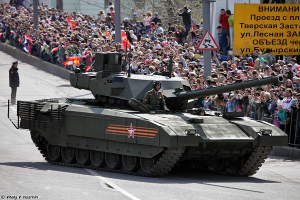 Ph&aacute;o si&ecirc;u tăng T-14 Armata đốt ch&aacute;y vỏ th&eacute;p d&agrave;y 1m