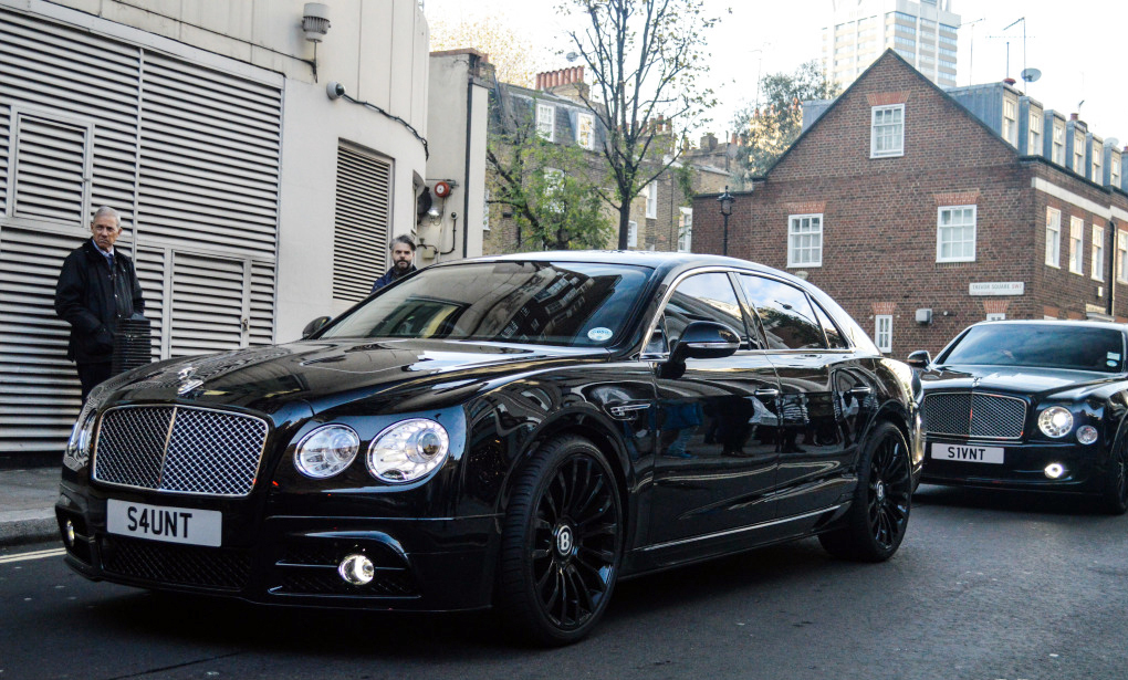 Bentley Flying Spur V8 độ Mansory.