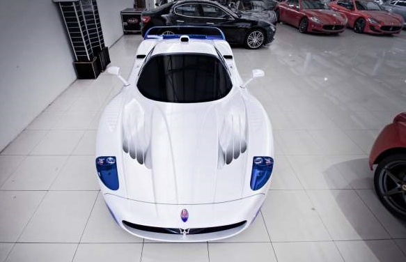 Si&ecirc;u xe khủng Maserati MC12 được trưng b&agrave;y tại Malaysia