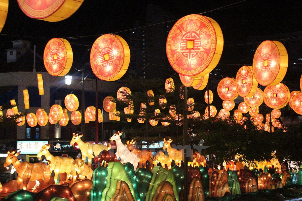 Người d&acirc;n Singapore sẽ đ&oacute;n năm mới c&ugrave;ng với lễ kỷ niệm 50 năm th&agrave;nh lập đảo quốc sư tử