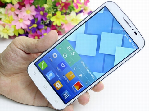 Điểm nhấn lớn nhất của smartphone gi&aacute; rẻ Alcatel one Touch Pop C7 ch&iacute;nh l&agrave; m&agrave;n h&igrave;nh