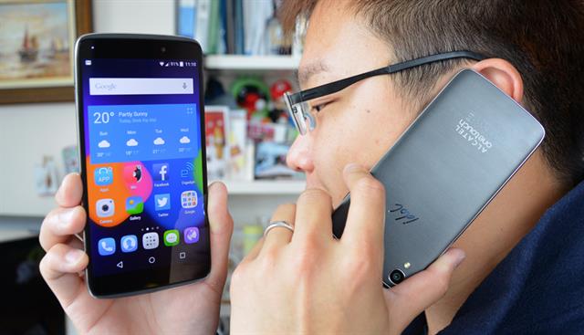 Smartphone gi&aacute; rẻ thiết kế đảo ngược 2 chiều v&ocirc; c&ugrave;ng ấn tượng