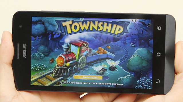 Smartphone gi&aacute; rẻ 2 sim 2 s&oacute;ng mang t&ecirc;n Asus ZenFone 5