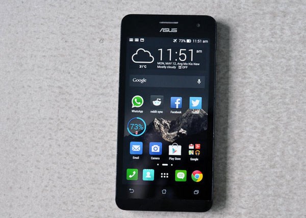Smartphone gi&aacute; rẻ Asus sở hữu m&agrave;n h&igrave;nh hiển thị sắc n&eacute;t với g&oacute;c nh&igrave;n rộng